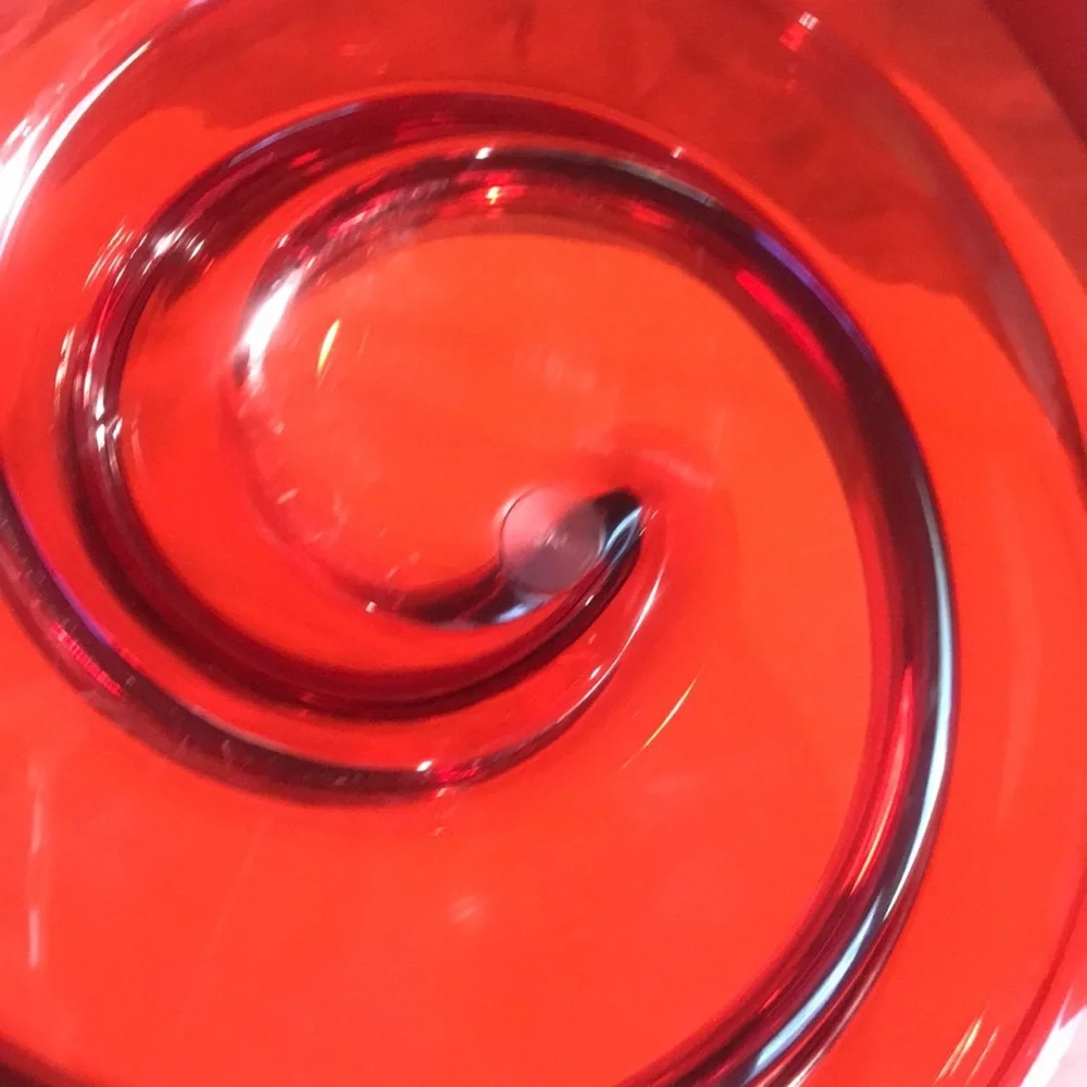 Tray Red Round Swirl Plastic Tray